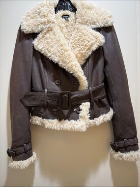 BEBE  Brown 100% Leather Belted  Jacket w/fur trim and lined biker jacket Sz. S